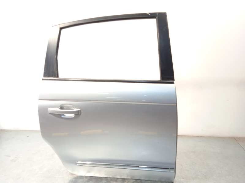 Recambio de puerta trasera derecha para ssangyong rodius xdi referencia OEM IAM NOREF  