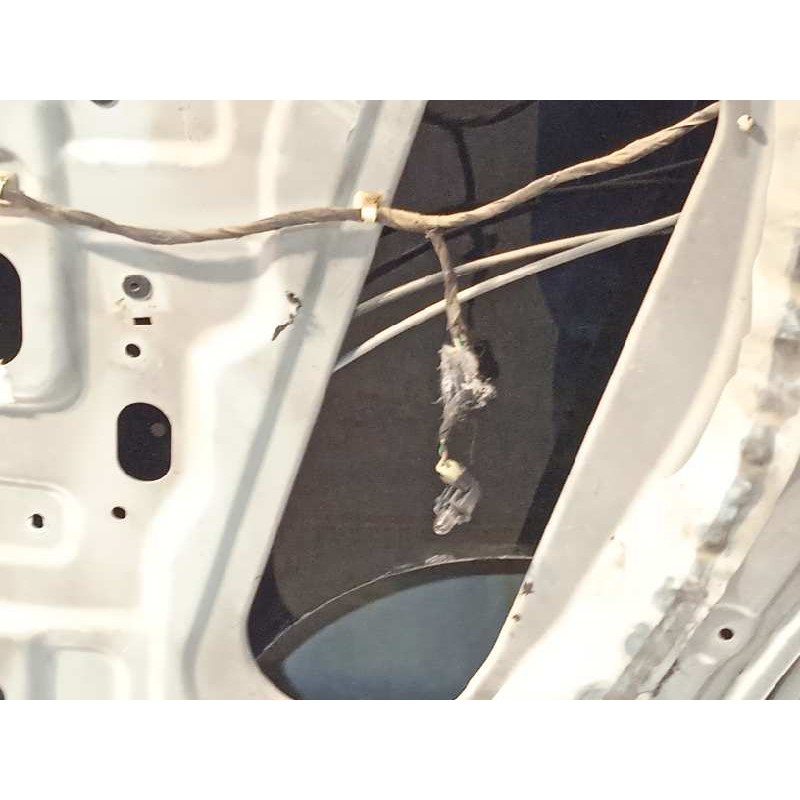 Recambio de puerta trasera derecha para ssangyong rodius xdi referencia OEM IAM NOREF  