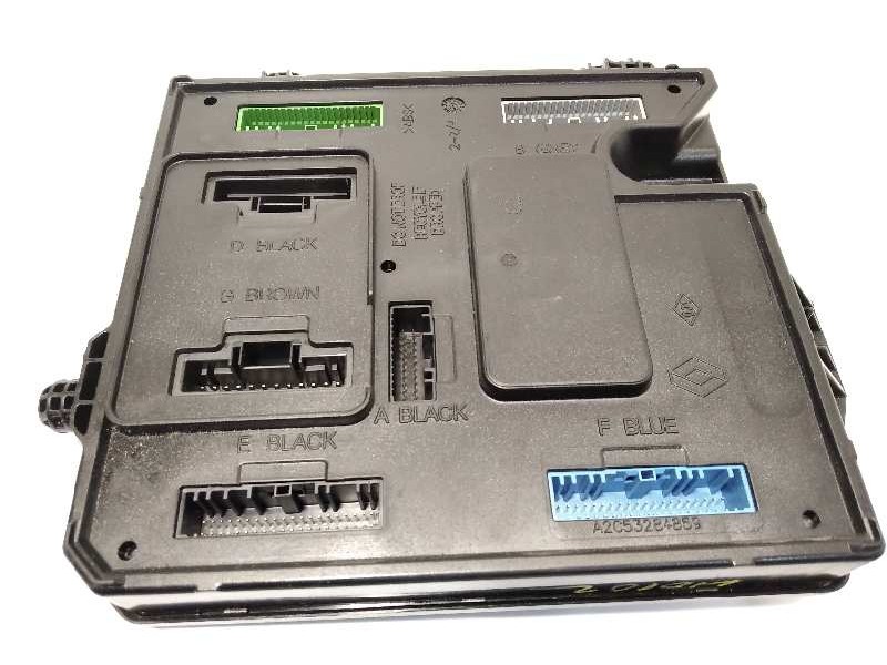 Recambio de caja reles / fusibles para renault megane iii coupé-cabrio dynamique referencia OEM IAM 284B15364R  S180098701