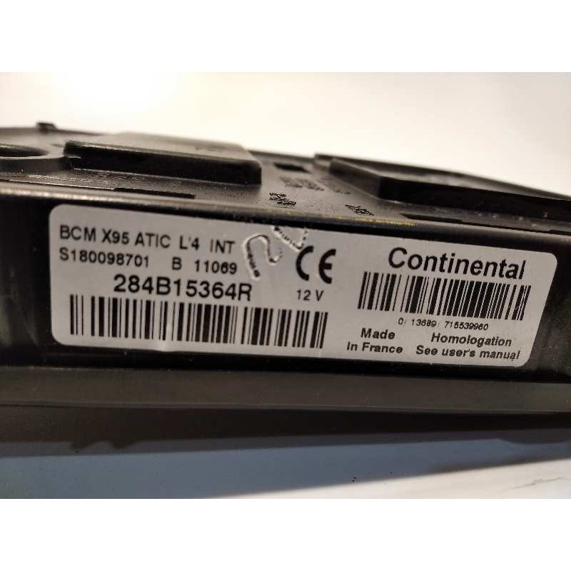 Recambio de caja reles / fusibles para renault megane iii coupé-cabrio dynamique referencia OEM IAM 284B15364R  S180098701