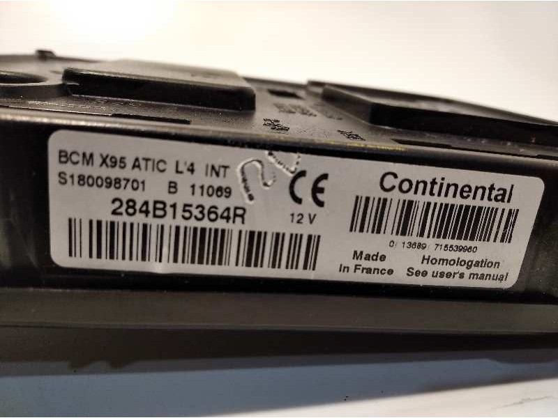 Recambio de caja reles / fusibles para renault megane iii coupé-cabrio dynamique referencia OEM IAM 284B15364R  S180098701