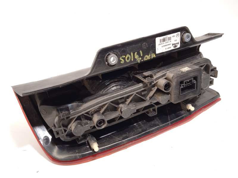 Recambio de piloto trasero derecho para fiat qubo (300) trekking referencia OEM IAM 1358249080  13204F