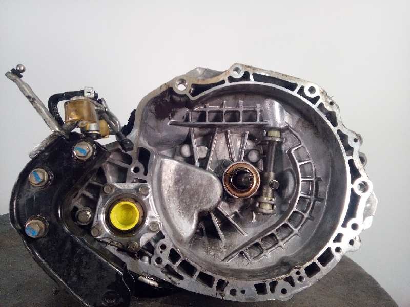 Recambio de caja cambios para chevrolet aveo sedán 1.4 cat referencia OEM IAM SW3944  96987618