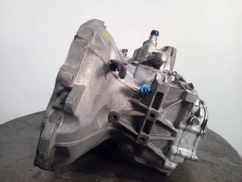 Recambio de caja cambios para chevrolet aveo sedán 1.4 cat referencia OEM IAM SW3944  96987618
