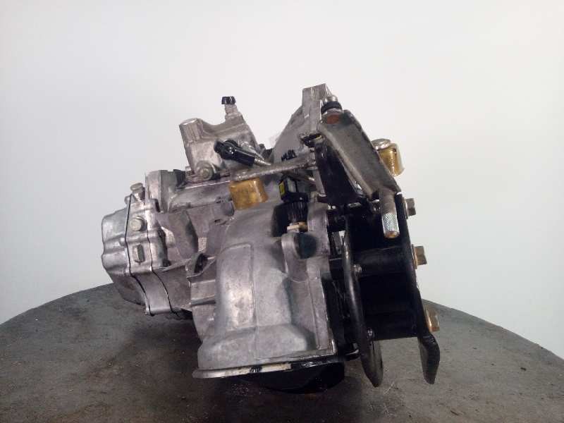 Recambio de caja cambios para chevrolet aveo sedán 1.4 cat referencia OEM IAM SW3944  96987618