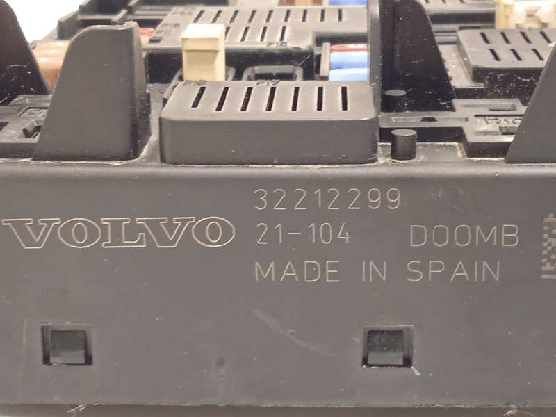 Recambio de caja reles / fusibles para volvo xc90 referencia OEM IAM 32212299  31473772