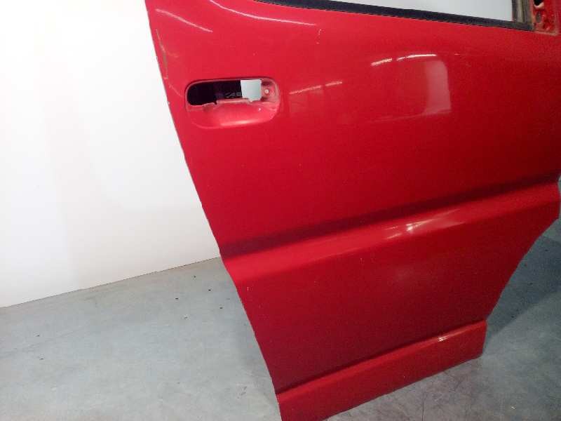 Recambio de puerta delantera derecha para toyota hi-ace (´96) hiace caja cerrada td referencia OEM IAM 6700126180  