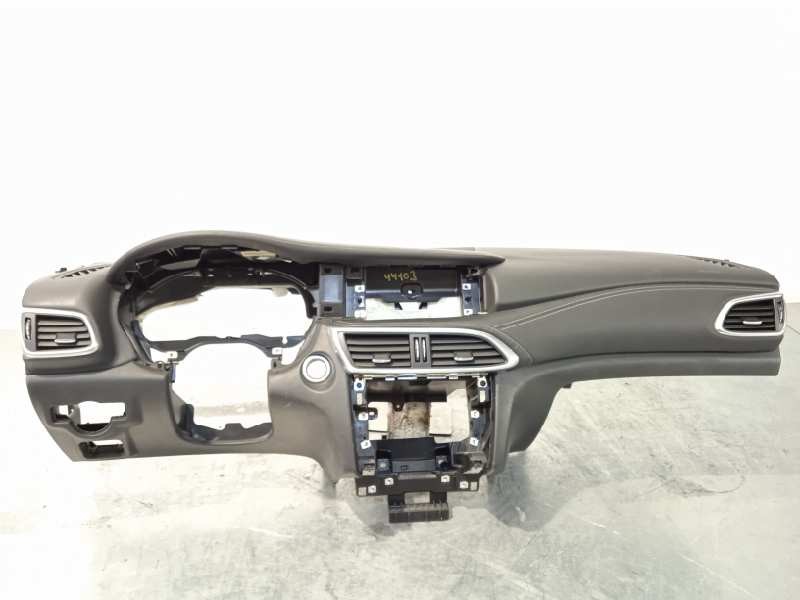 Recambio de salpicadero para infiniti q30 2.2d premium referencia OEM IAM 682005DF0A  985155DA0A