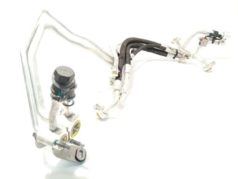 Recambio de tubos aire acondicionado para lynk&co lynk & co 01 1.5 phev referencia OEM IAM 8888948346  