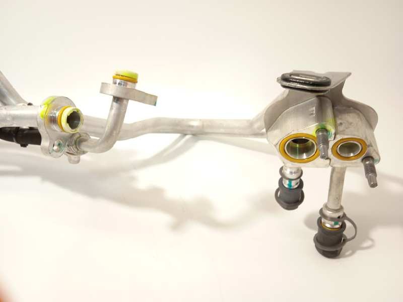 Recambio de tubos aire acondicionado para lynk&co lynk & co 01 1.5 phev referencia OEM IAM 8888948346  