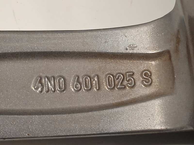 Recambio de llanta para audi a8 (4n2/4n8) 50 tdi quattro referencia OEM IAM 4N0601025S  