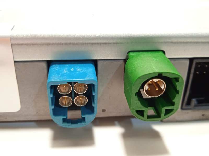 Recambio de antena para lynk&co lynk & co 01 1.5 phev referencia OEM IAM 8894225871  