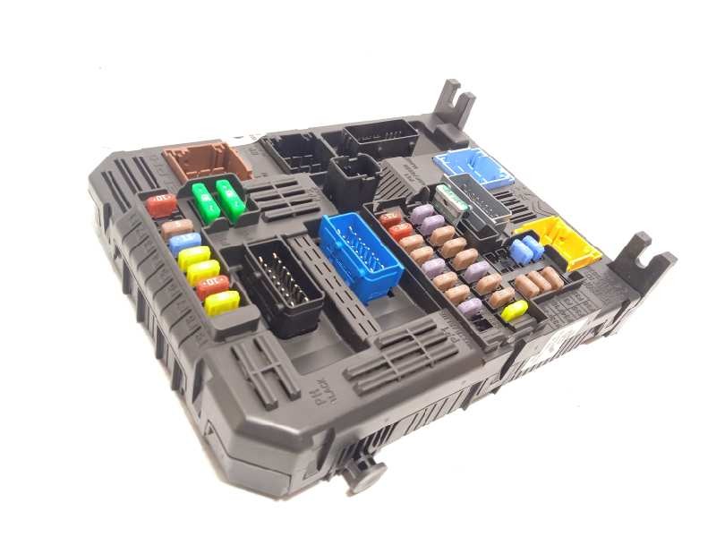 Recambio de caja reles / fusibles para opel grandland x selective referencia OEM IAM 9819854780  