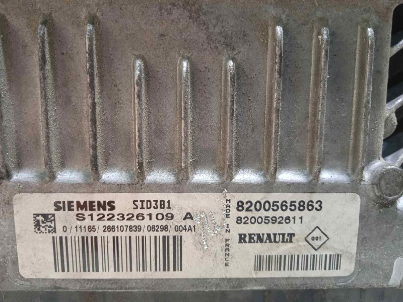 Recambio de centralita motor uce para renault clio iii exception referencia OEM IAM 8200565863  8200592611