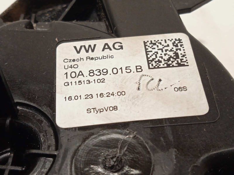 Recambio de cerradura puerta trasera izquierda para volkswagen polo 1.0 tsi referencia OEM IAM 10A839015B  