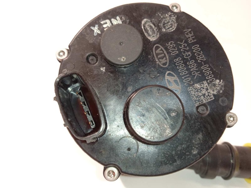 Recambio de bomba agua para kia niro drive referencia OEM IAM 369002B200  369102B100