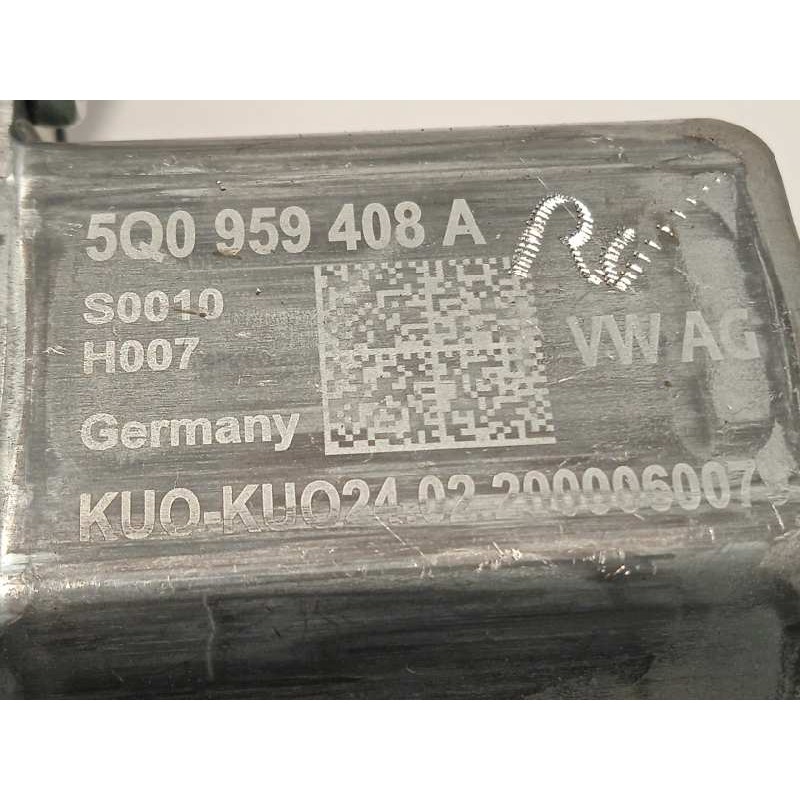 Recambio de elevalunas trasero derecho para seat ateca (kh7) reference referencia OEM IAM 575839462A 0130822724 5Q0959408A