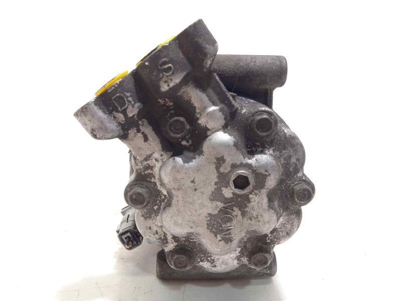 Recambio de compresor aire acondicionado para renault clio iii exception referencia OEM IAM 8200365787  