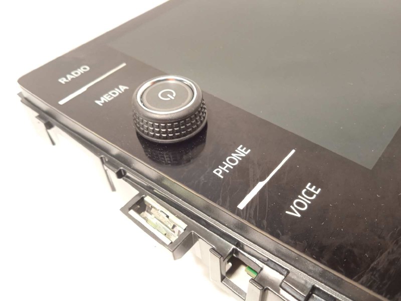 Recambio de pantalla multifuncion para volkswagen polo 1.0 tsi referencia OEM IAM 5NN919605B  