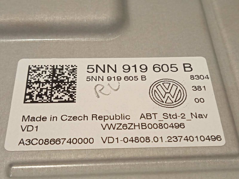 Recambio de pantalla multifuncion para volkswagen polo 1.0 tsi referencia OEM IAM 5NN919605B  