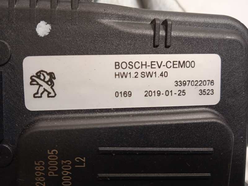 Recambio de motor limpia delantero para peugeot 3008 gt line referencia OEM IAM 9824762480 1397225028 3397022076