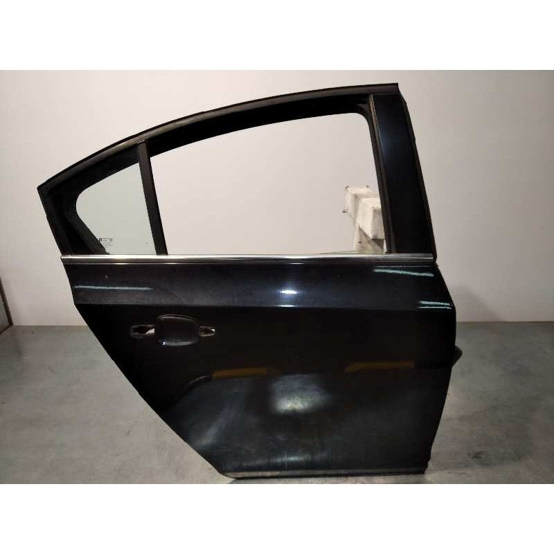 Recambio de puerta trasera derecha para chevrolet cruze lt referencia OEM IAM 95987764  