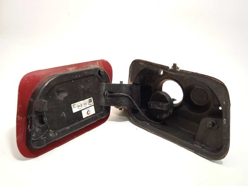 Recambio de tapa exterior combustible para peugeot 3008 gt line referencia OEM IAM 981010968A  