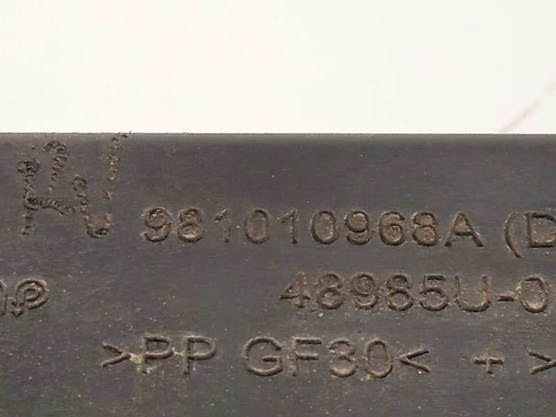 Recambio de tapa exterior combustible para peugeot 3008 gt line referencia OEM IAM 981010968A  