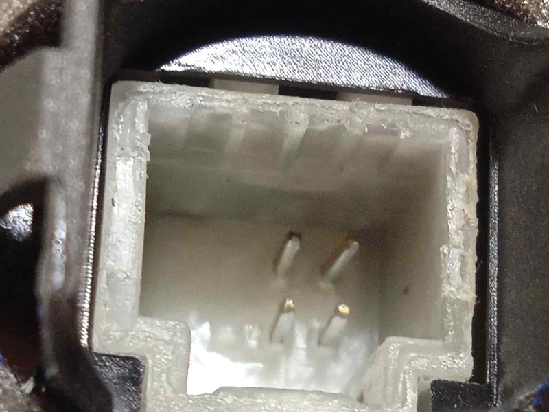 Recambio de cerradura puerta trasera izquierda para renault captur ii referencia OEM IAM 825031538R  