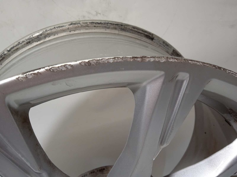 Recambio de llanta para audi a4 berlina (8w2) básico referencia OEM IAM 8W0601025C  