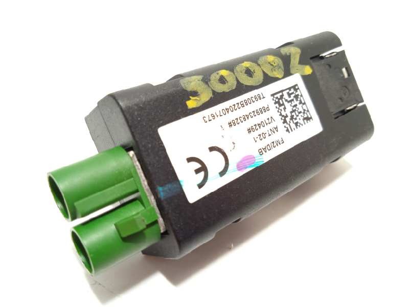 Recambio de antena para lynk&co lynk & co 01 1.5 phev referencia OEM IAM 8892348328  P8892348328