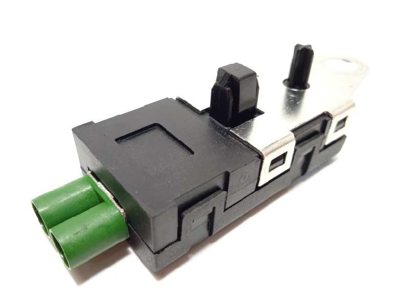 Recambio de antena para lynk&co lynk & co 01 1.5 phev referencia OEM IAM 8892348328  P8892348328