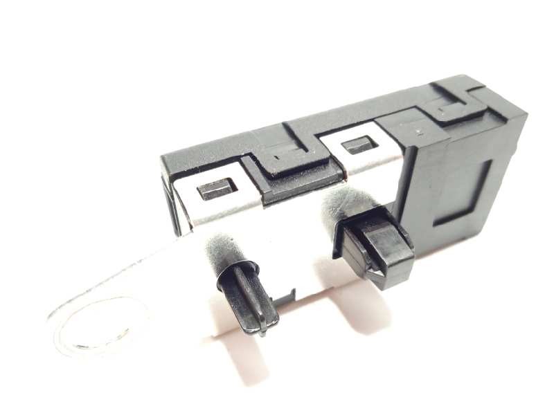 Recambio de antena para lynk&co lynk & co 01 1.5 phev referencia OEM IAM 8891308050  P8891308050