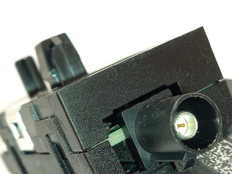 Recambio de antena para lynk&co lynk & co 01 1.5 phev referencia OEM IAM 8891308050  P8891308050