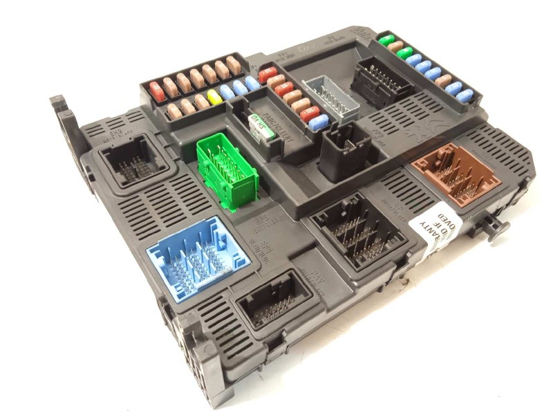 Recambio de caja reles / fusibles para peugeot 308 1.2 12v e-thp referencia OEM IAM 9807054180  