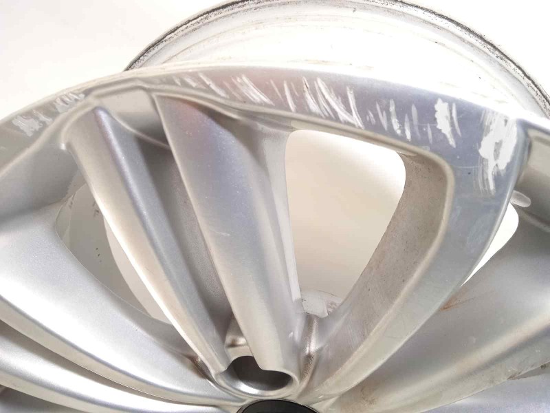 Recambio de llanta para citroën c4 lim. live edition referencia OEM IAM 9670053177  5402CV