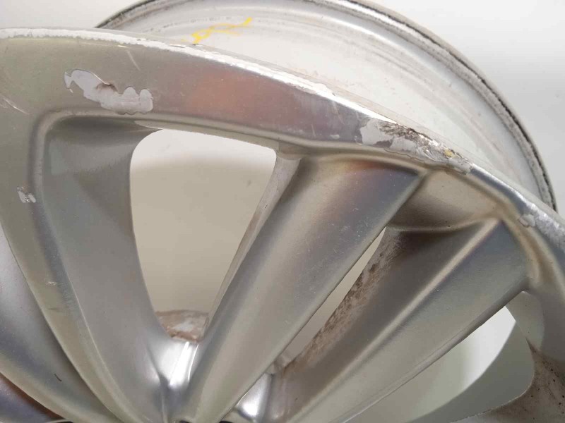 Recambio de llanta para citroën c4 lim. live edition referencia OEM IAM 9670053177  5402CV