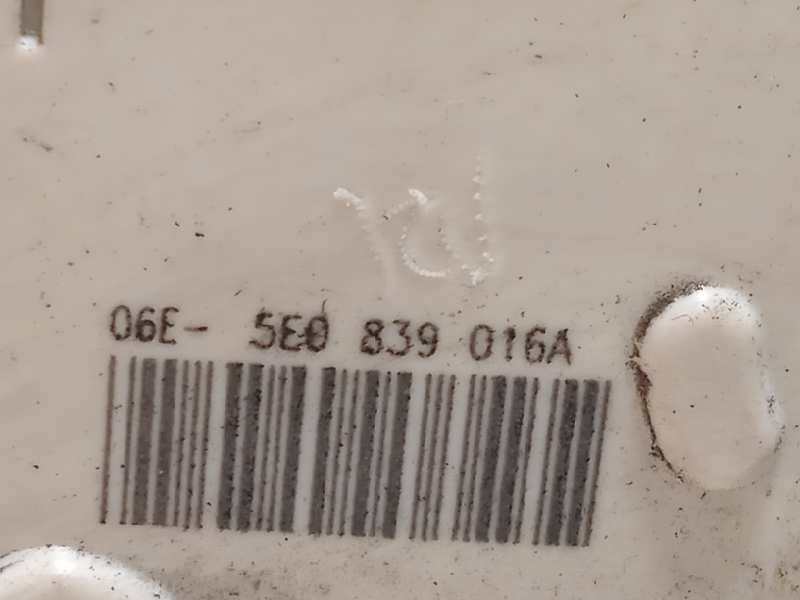 Recambio de cerradura puerta trasera derecha para seat toledo (kg3) 1.6 tdi referencia OEM IAM 5E0839016A  