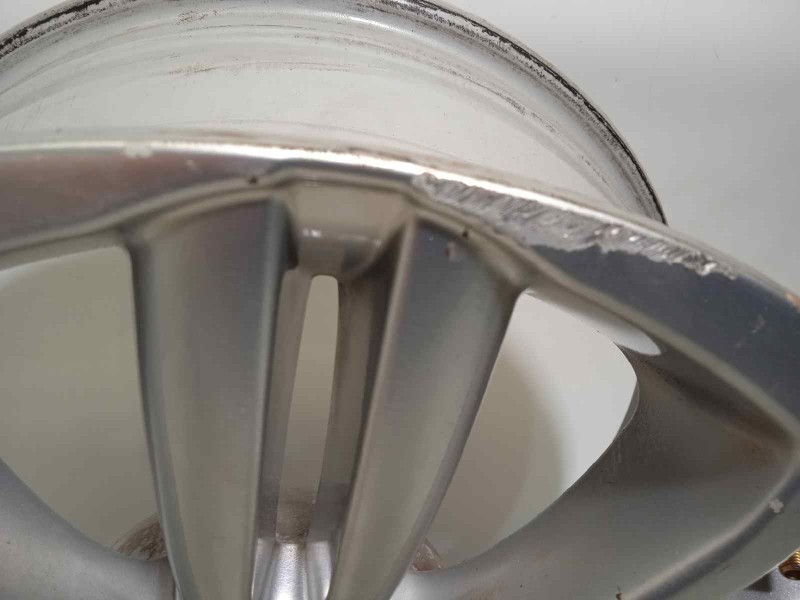 Recambio de llanta para citroën c4 lim. live edition referencia OEM IAM 9670053177  5402CV