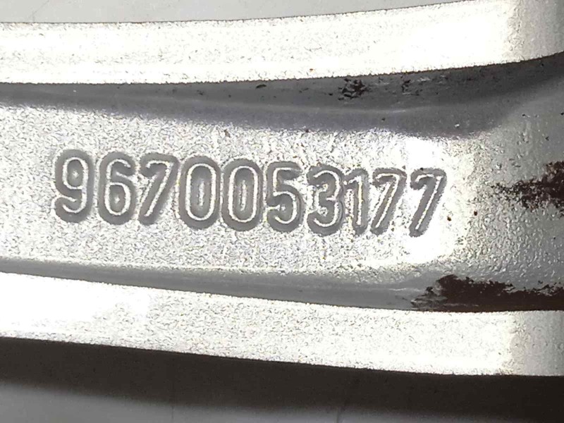 Recambio de llanta para citroën c4 lim. live edition referencia OEM IAM 9670053177  5402CV