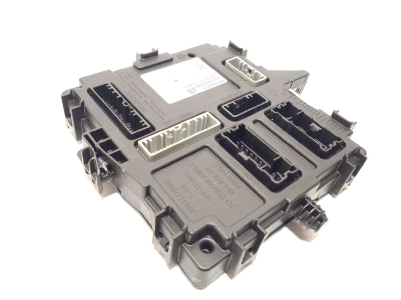 Recambio de centralita confort para renault arkana 1.3 referencia OEM IAM 284B24171R  