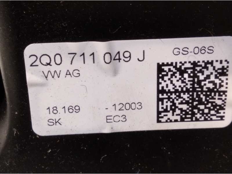 Recambio de palanca cambio para seat arona 1.0 tsi referencia OEM IAM 2Q0711049J  