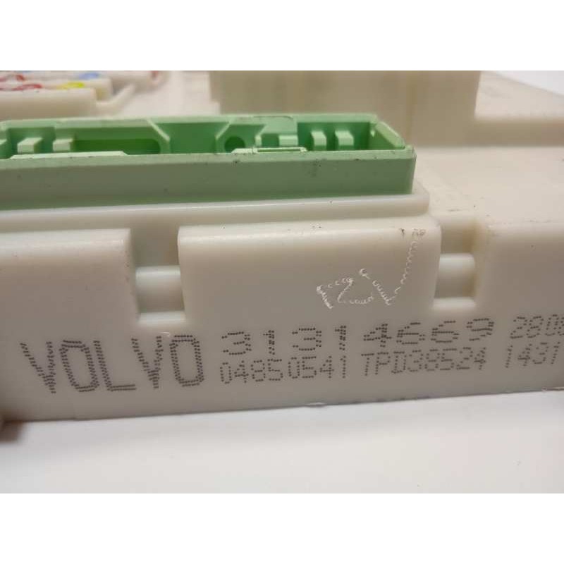 Recambio de caja reles / fusibles para volvo v40 kinetic referencia OEM IAM 31314669  