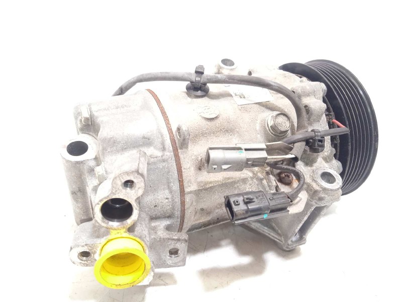 Recambio de compresor aire acondicionado para renault arkana 1.3 referencia OEM IAM 926004536R  SNC12