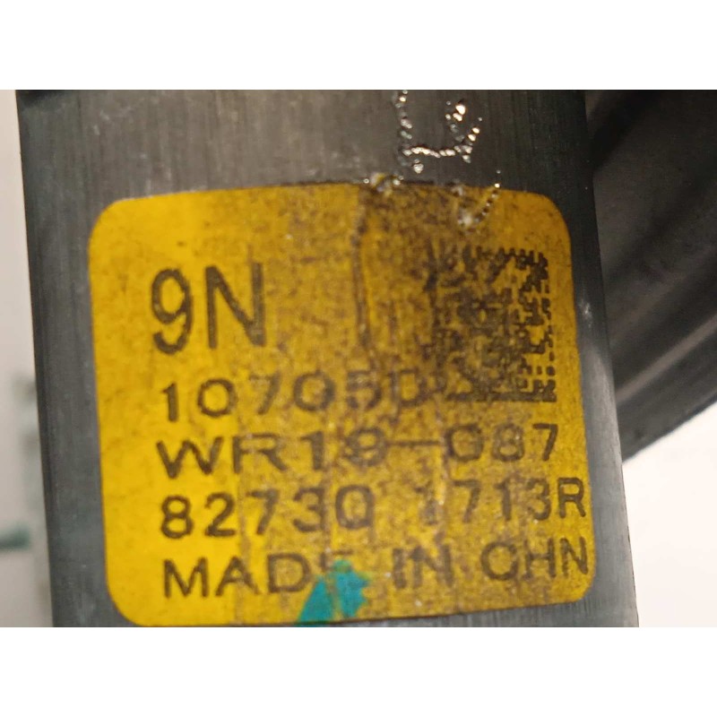 Recambio de elevalunas trasero derecho para renault arkana 1.3 referencia OEM IAM 827201313R  827301713R