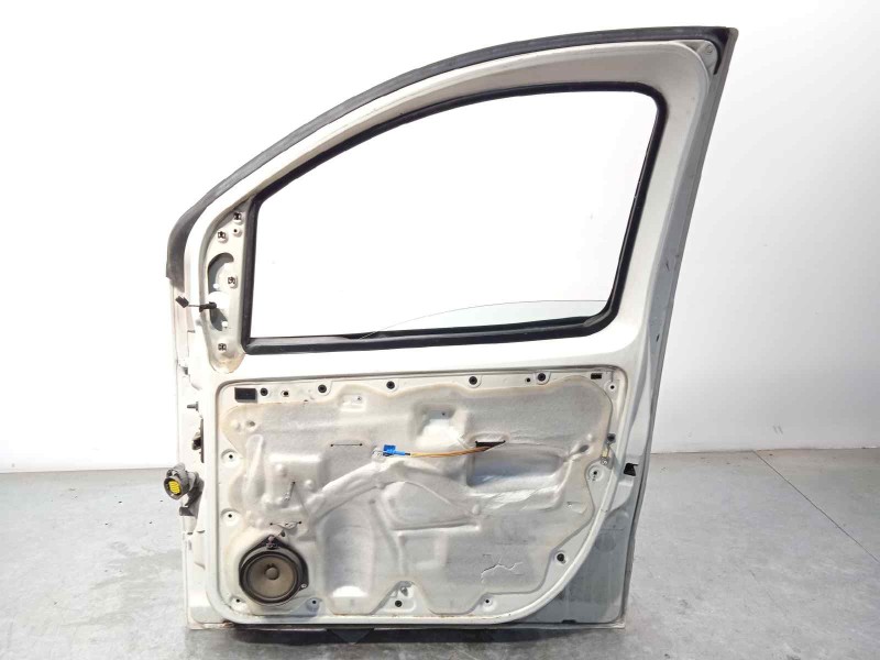 Recambio de puerta delantera derecha para fiat fiorino básico referencia OEM IAM 1361948080  