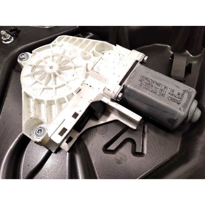 Recambio de elevalunas delantero derecho para volkswagen touareg (7p5) 3.0 v6 tdi referencia OEM IAM 7P6837462B  8K0959802B