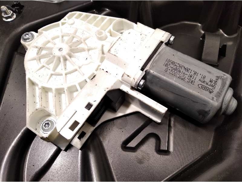Recambio de elevalunas delantero derecho para volkswagen touareg (7p5) 3.0 v6 tdi referencia OEM IAM 7P6837462B  8K0959802B