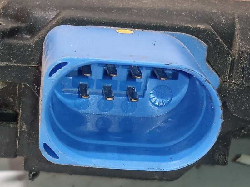 Recambio de cerradura puerta trasera izquierda para volkswagen touareg (7la) tdi v10 referencia OEM IAM 7L0839015B  