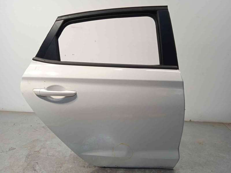 PUERTA TRASERA DERECHA 77004G4700 